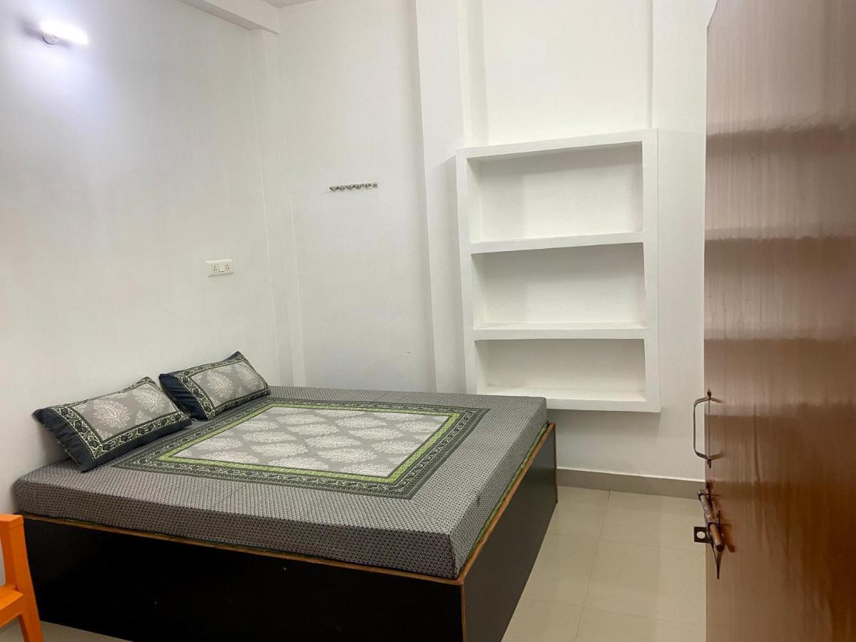 Garuda Guest House Варанаси Экстерьер фото